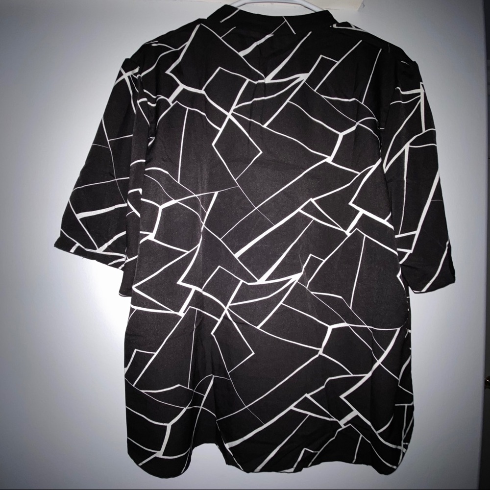 Geometric top - Picture 2 of 4